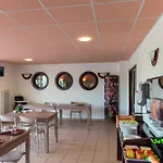 Appart'city Classic Sur Yon Centre Aparthotel 3*